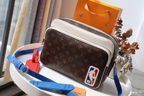 VUITTON LVXNBA NIL MESSENGER LOUIS 0815
